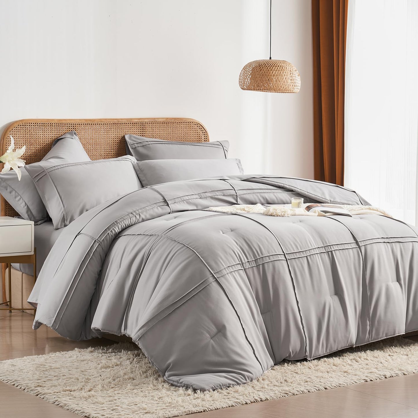 Yogeneg Grid Pinch Pleat Twin Full Queen King Comforter Set