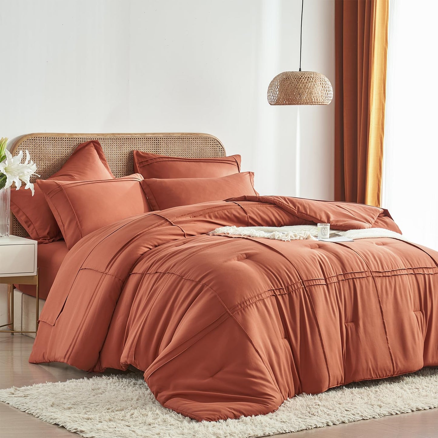 Yogeneg Grid Pinch Pleat Twin Full Queen King Comforter Set