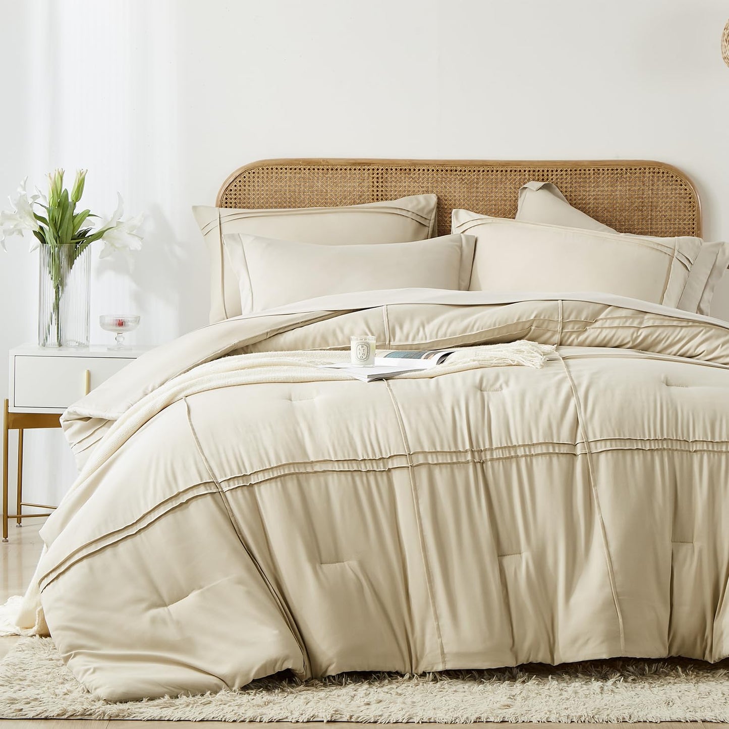 Yogeneg Grid Pinch Pleat Twin Full Queen King Comforter Set