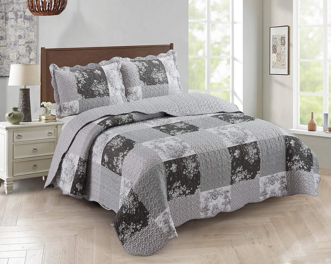 Patchwork Quilt Set Reversible Lightweight All Season Coverlet Bedding