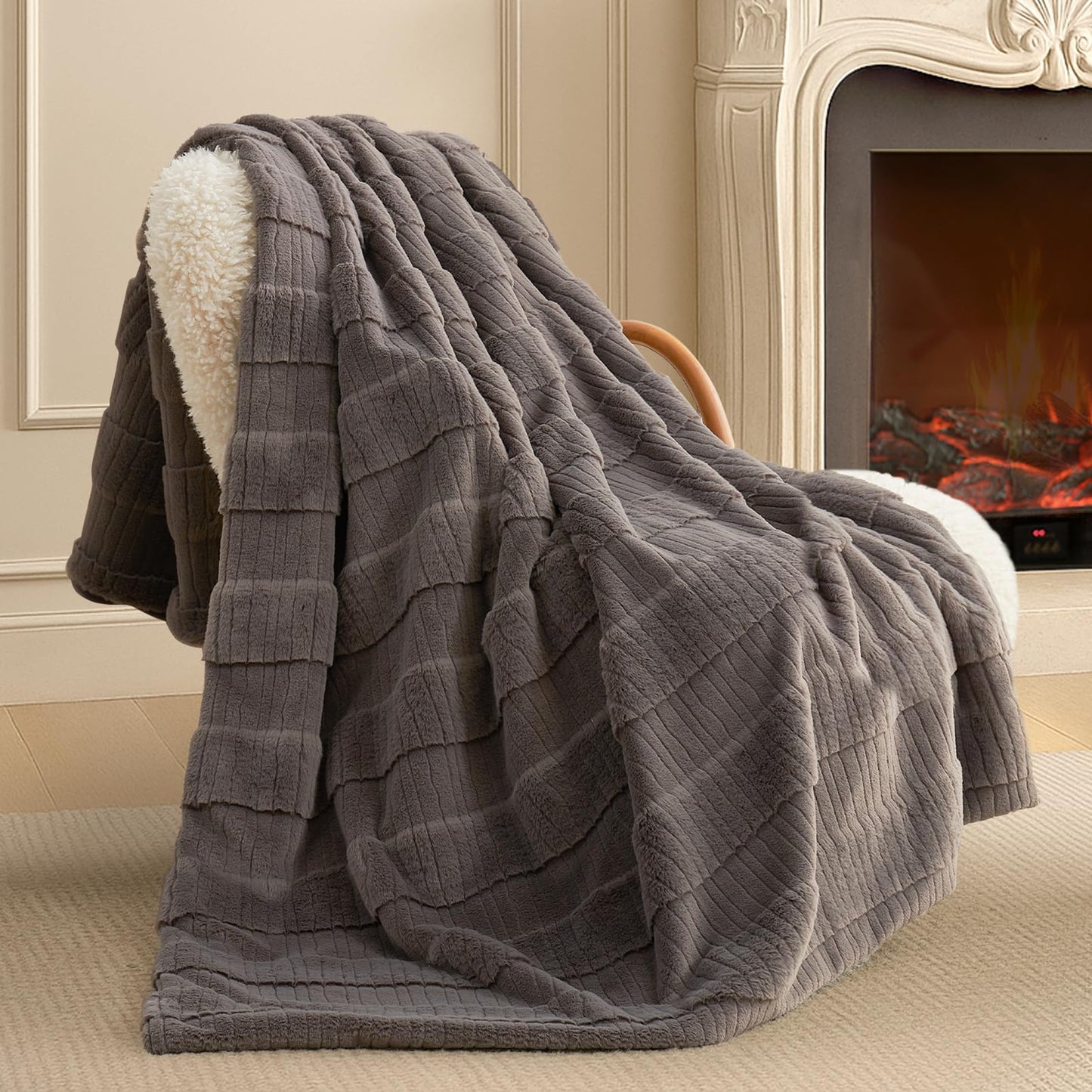 Amélie Home Jacquard Stripe Faux Fur Throw Blanket