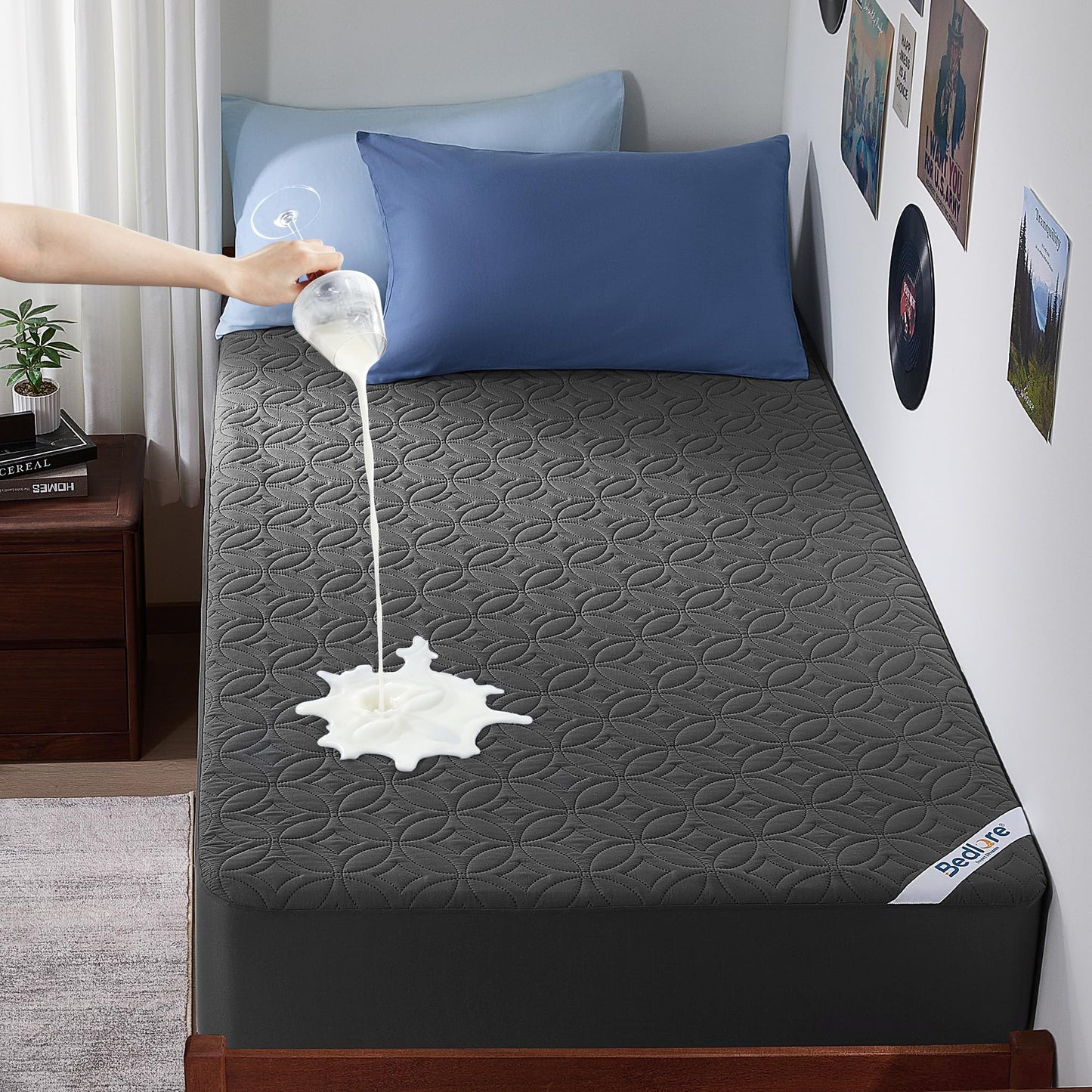 Quilted Waterproof Mattress Protector Deep Pocket Breathable Fitted Mattress Cover