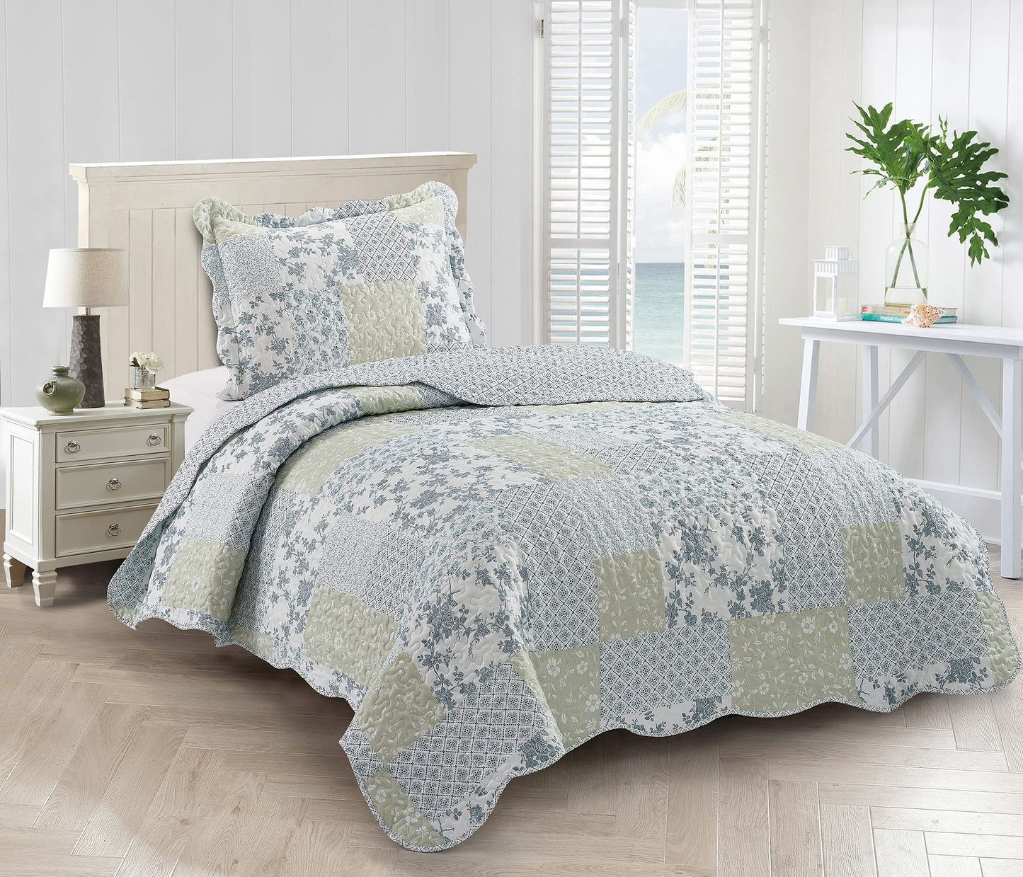 Patchwork Quilt Set Reversible Lightweight All Season Coverlet Bedding